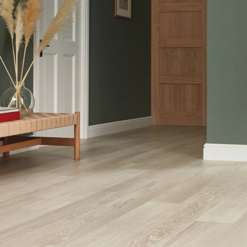 Karndean Knight Tile KP153 Nordic Limed Oak