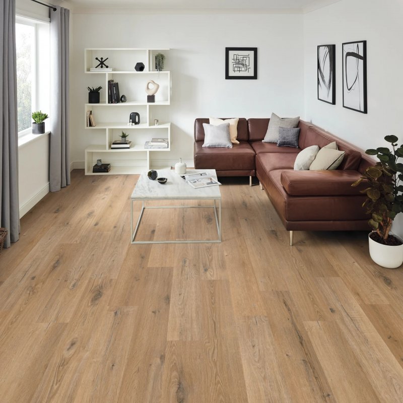 Karndean Knight Tile KP145 Natural Character Oak